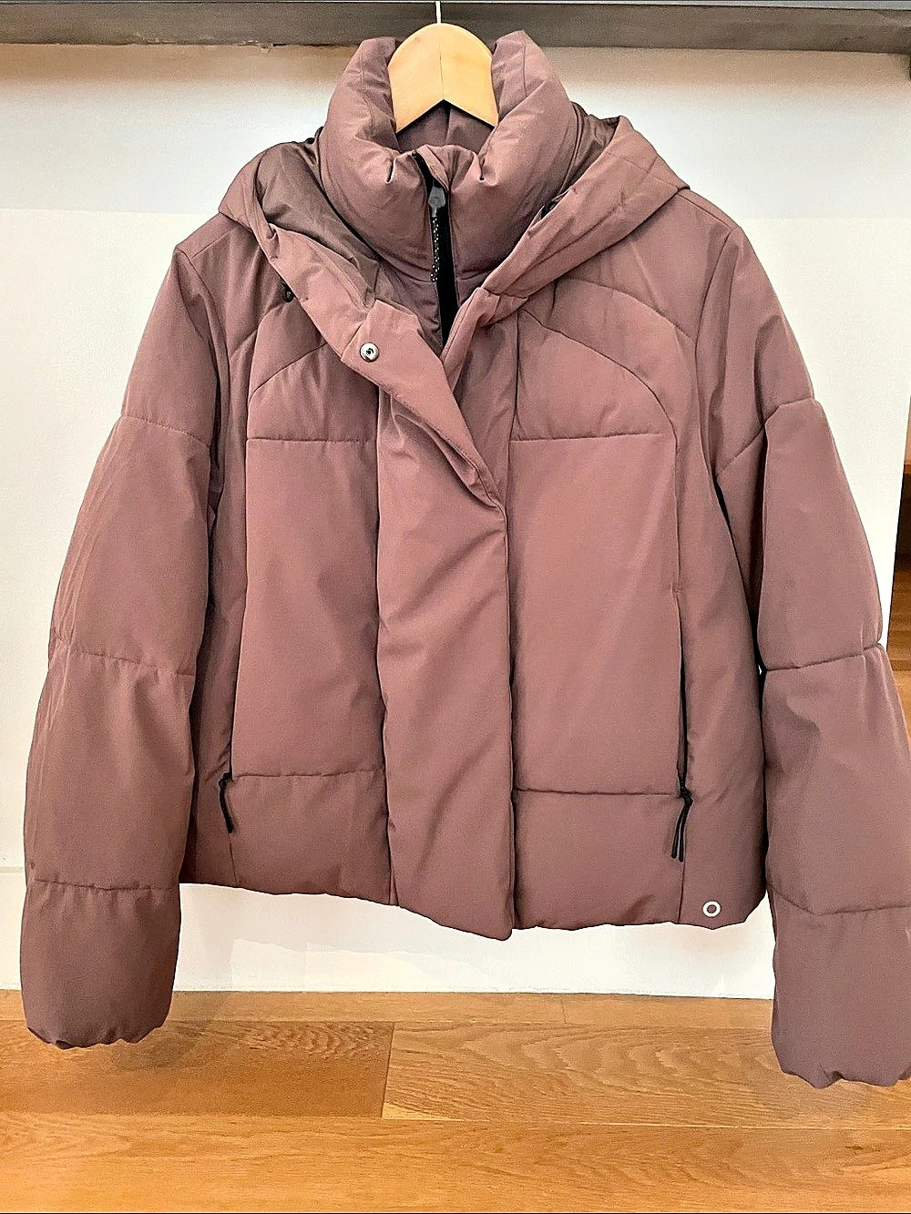 Good Move Women's Puffer Jacket Size Medium Like New